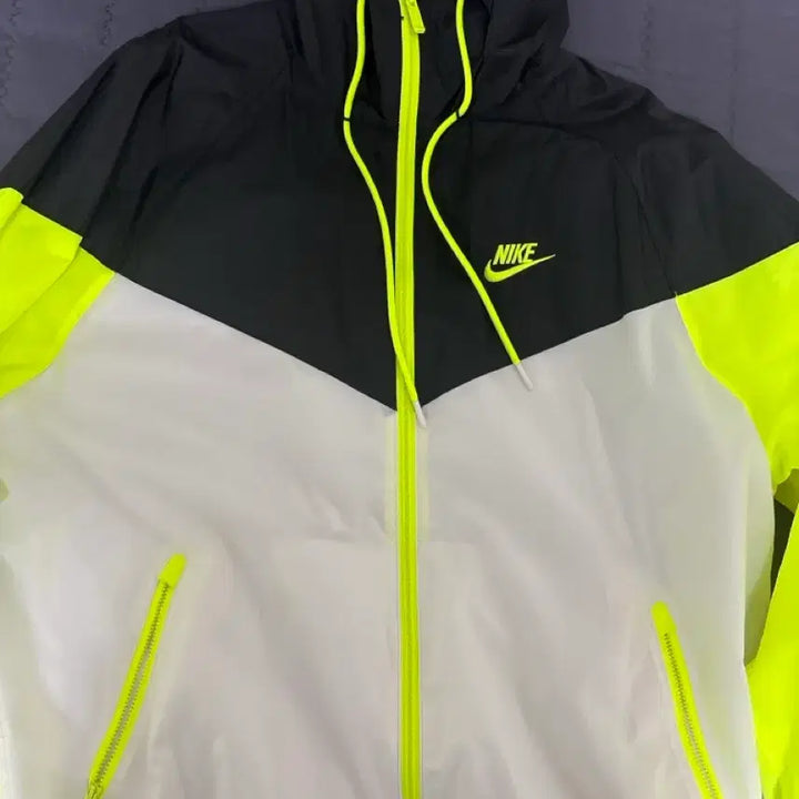[BUNJANG] Nike Windrunner Fluorescent Windbreaker / 나이키 원드리너 형광 바람막이