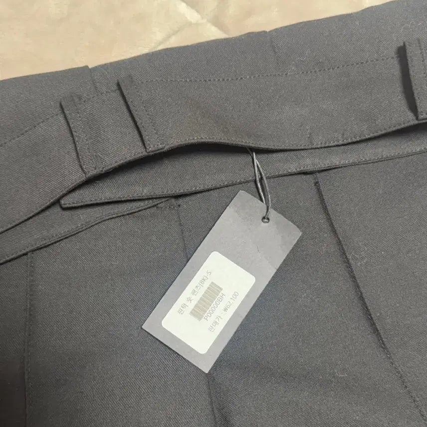[BUNJANG] Roesome Black Pintuck Shorts (S Size) / 로에솜 블랙 핀턱 반바지s 새상품