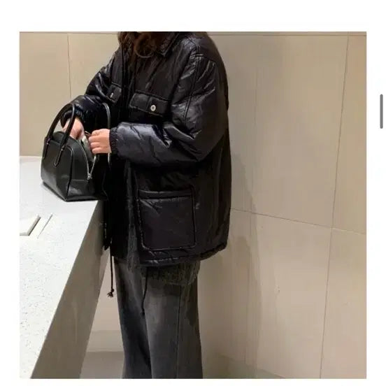 [BUNJANG] Black Shiny Padded Short Jumper / 블랙 유광 패딩 점퍼