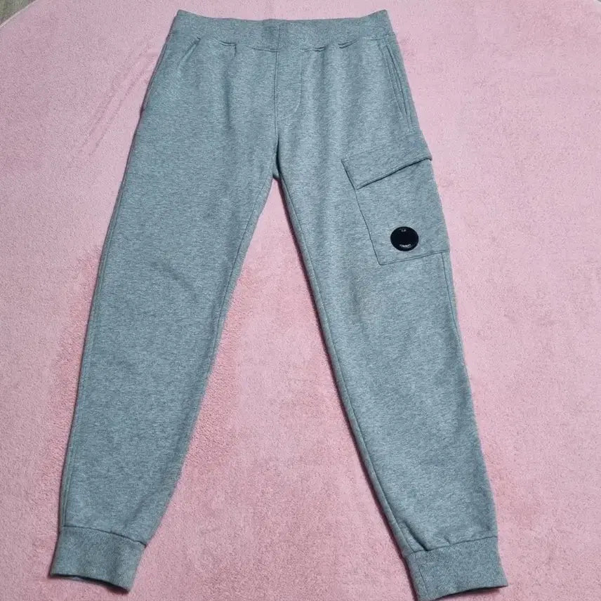[SOLD OUT] (정품) CP컴퍼니 렌즈 카고 트레이닝 팬츠 M