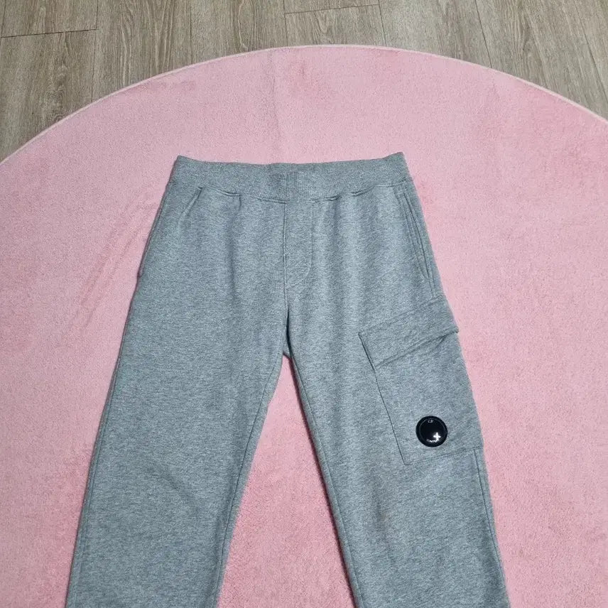 [SOLD OUT] (정품) CP컴퍼니 렌즈 카고 트레이닝 팬츠 M