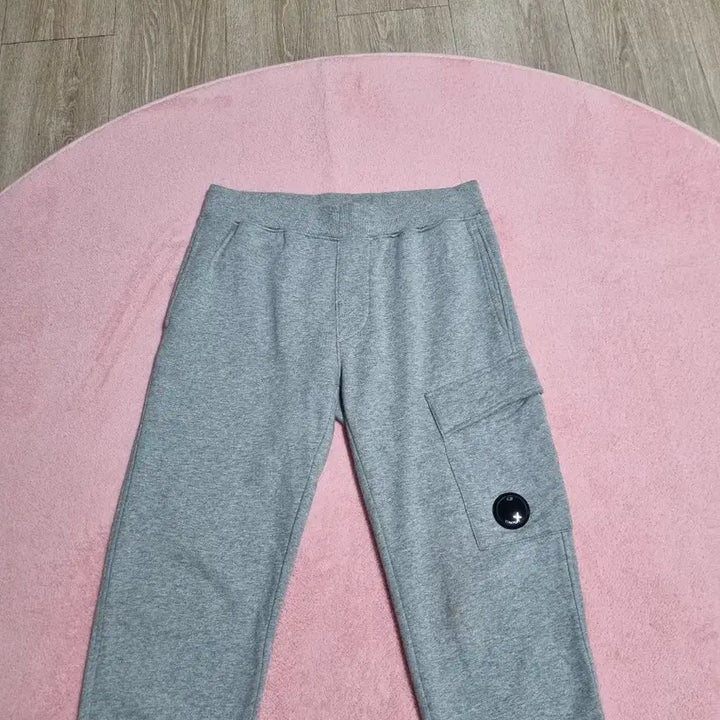 [SOLD OUT] (정품) CP컴퍼니 렌즈 카고 트레이닝 팬츠 M