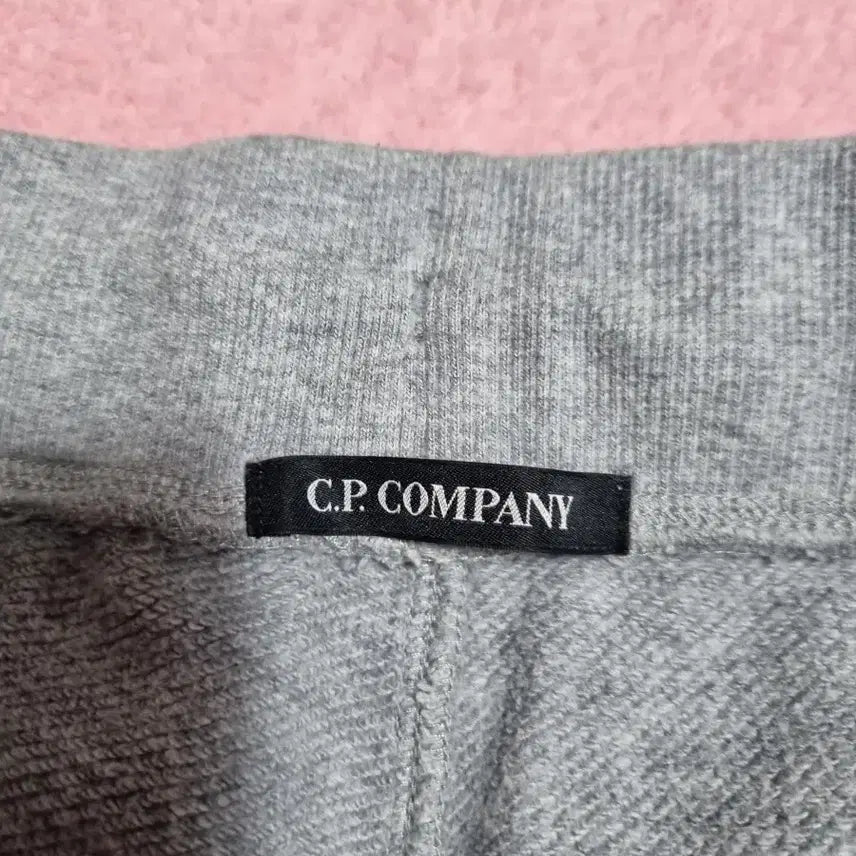 [SOLD OUT] (정품) CP컴퍼니 렌즈 카고 트레이닝 팬츠 M