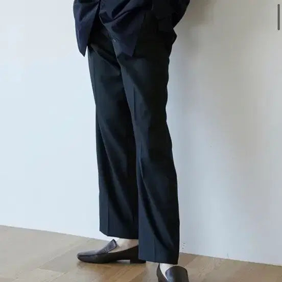 [BUNJANG] NEUTE Tilda Minimal Loafer Shoes / 누트 neute 로퍼 아이보리 235