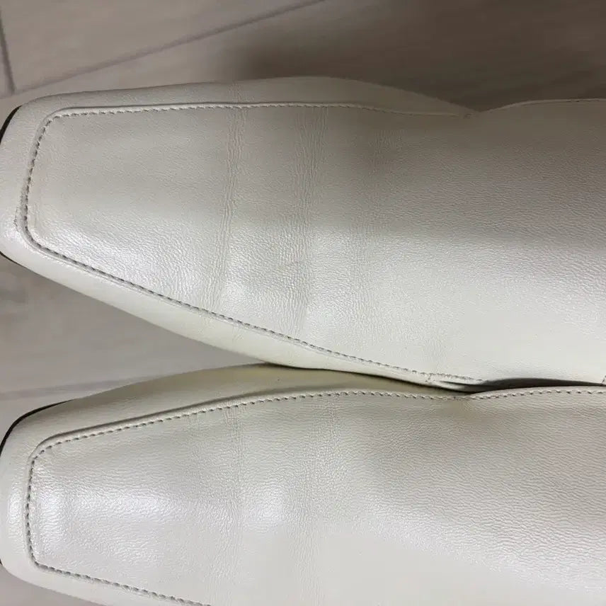 [BUNJANG] NEUTE Tilda Minimal Loafer Shoes / 누트 neute 로퍼 아이보리 235