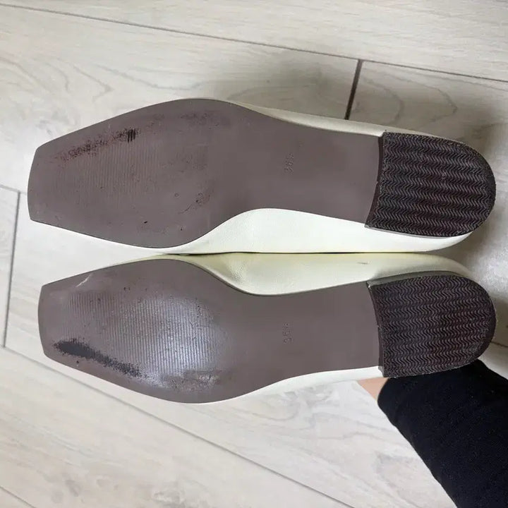 [BUNJANG] NEUTE Tilda Minimal Loafer Shoes / 누트 neute 로퍼 아이보리 235