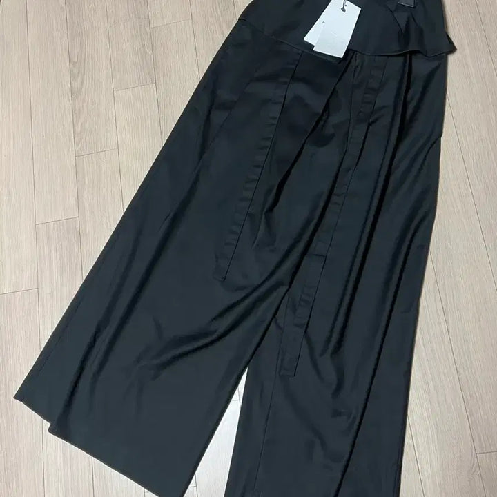 [BUNJANG] KUME Waist Folded Trousers Wide Slacks - Black / 새상품) 쿠메 KUME 웨이스트 폴디드 트라우저 벨트랩팬츠와이드슬랙스블랙