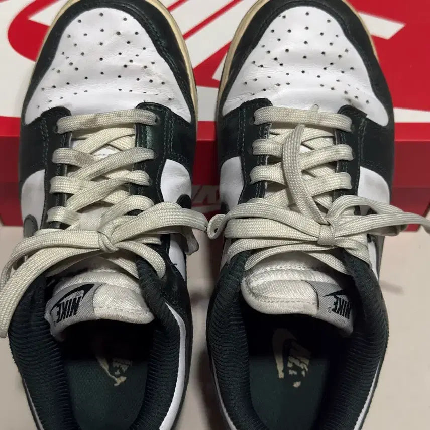 [BUNJANG] Nike Dunk Low Vintage Green Sneakers / 나이키 덩크 로우 빈티지 그린