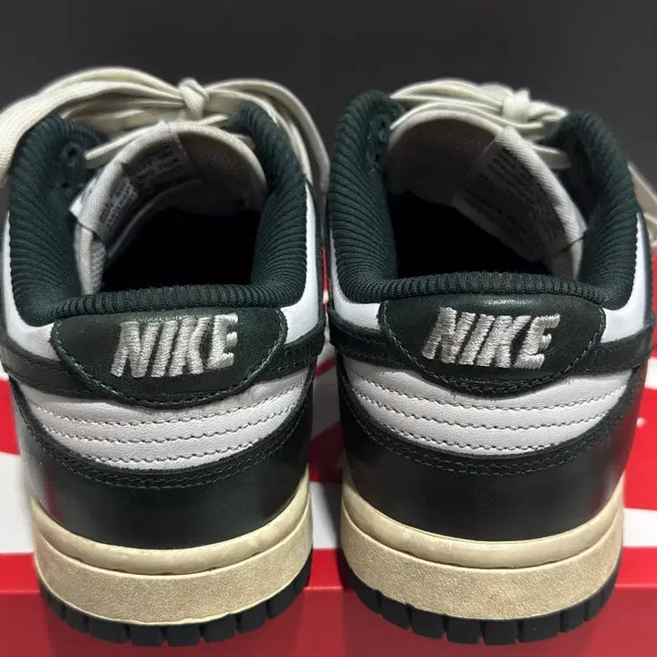 [BUNJANG] Nike Dunk Low Vintage Green Sneakers / 나이키 덩크 로우 빈티지 그린