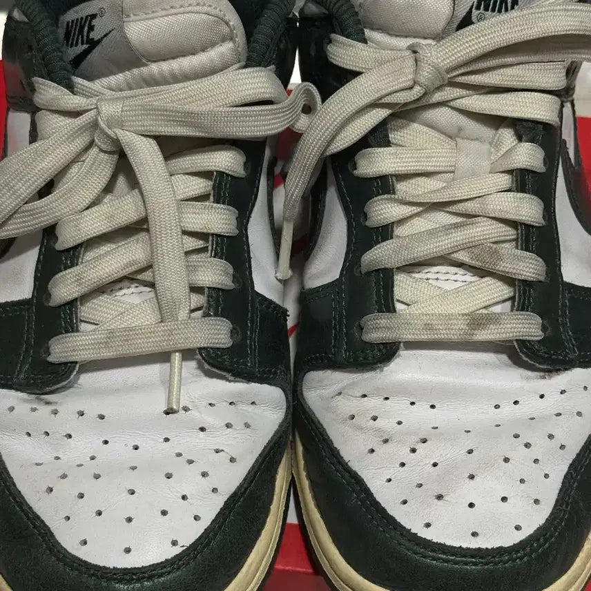 [BUNJANG] Nike Dunk Low Vintage Green Sneakers / 나이키 덩크 로우 빈티지 그린