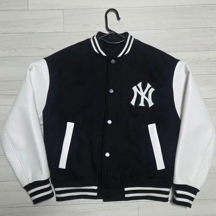 [BUNJANG] MLB Basic Varsity Jacket (Size S) / MLB 공용 울 베이직 바시티자켓 (사이즈 S)