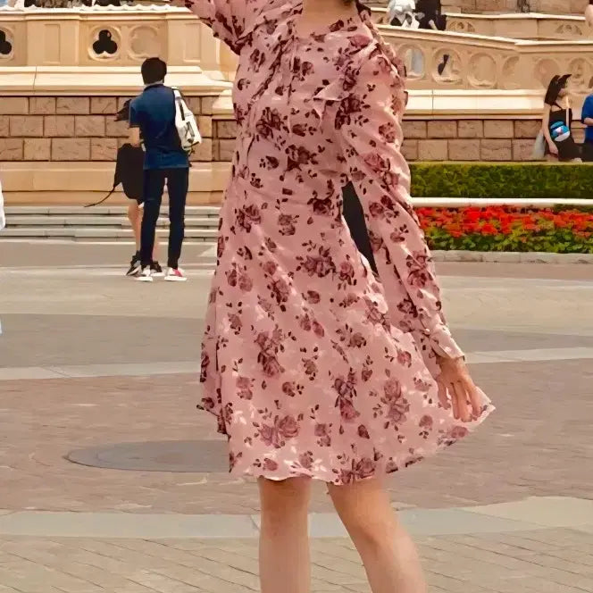 [BUNJANG] Roem Disney Collaboration Pink Floral Chiffon Mini Dress / 로엠 디즈니 콜라보 핑크 플라워 쉬폰 미니 원피스 봄 원피스 여름 원피스