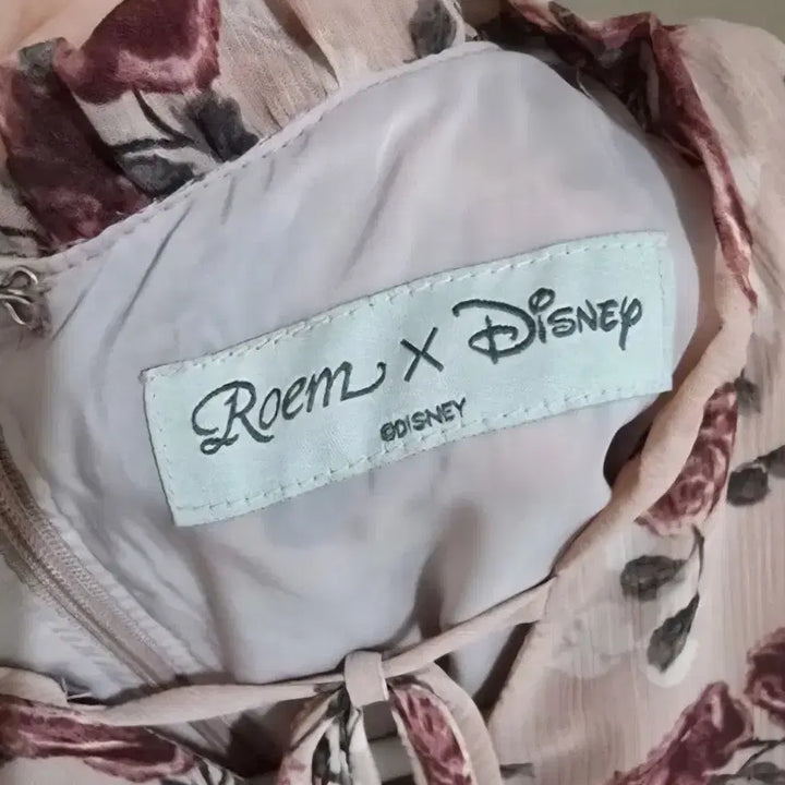 [BUNJANG] Roem Disney Collaboration Pink Floral Chiffon Mini Dress / 로엠 디즈니 콜라보 핑크 플라워 쉬폰 미니 원피스 봄 원피스 여름 원피스