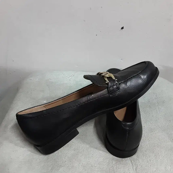 [BUNJANG] Naturalizer Black Chain Loafers (230) / 내츄럴라이저 블랙 체인 로퍼 230