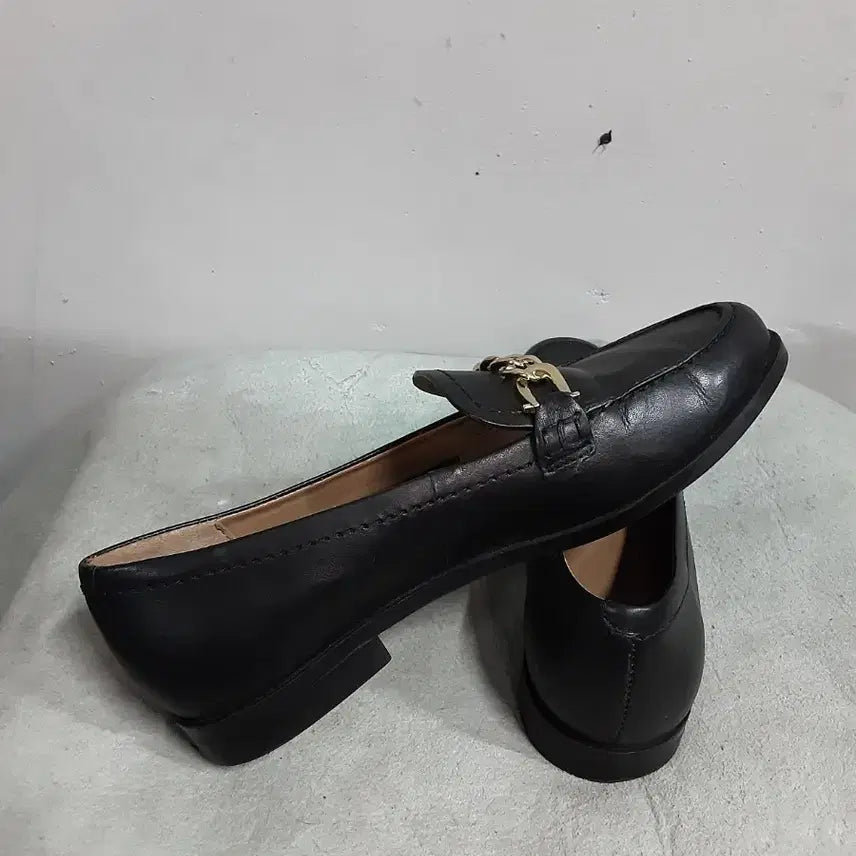 [BUNJANG] Naturalizer Black Chain Loafers (230) / 내츄럴라이저 블랙 체인 로퍼 230
