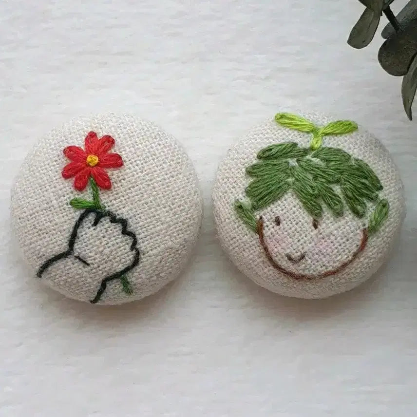 [BUNJANG] French Embroidery Floral Brooch / 프랑스자수 미니  브로치(아이와 꽃)_개당