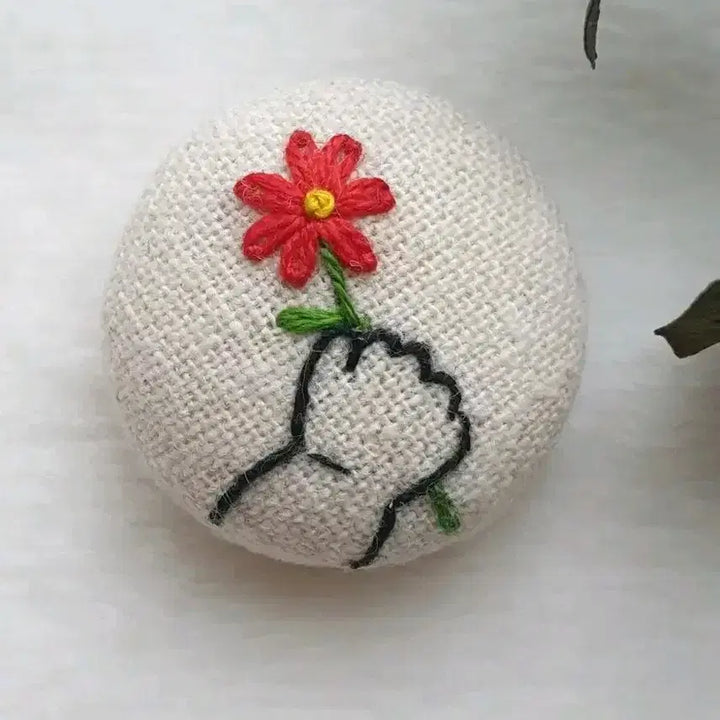 [BUNJANG] French Embroidery Floral Brooch / 프랑스자수 미니  브로치(아이와 꽃)_개당