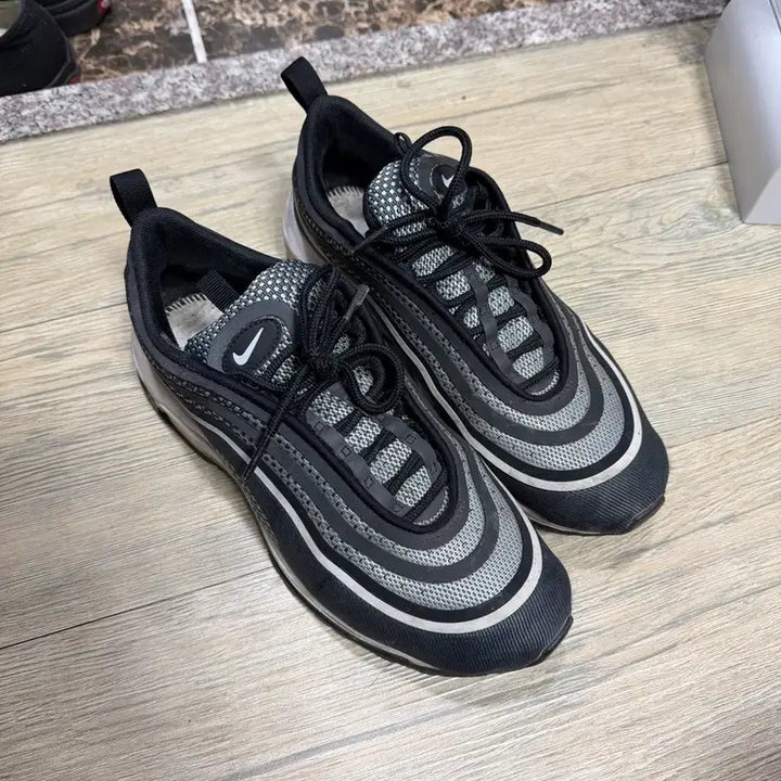 [BUNJANG] Nike Air Max 97 Sneakers / 나이키 에어맥스 97 255