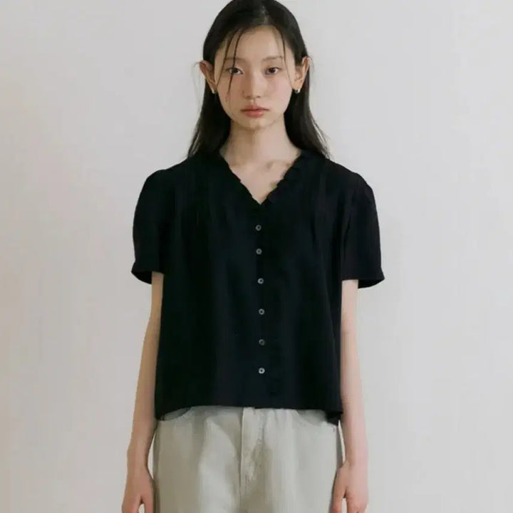 [BUNJANG] Ring Seoul Pintuck Frill Blouse / 링서울 블라우스 반팔 블라우스 링서울 핀턱 프릴 블라우스 여성 데일리룩