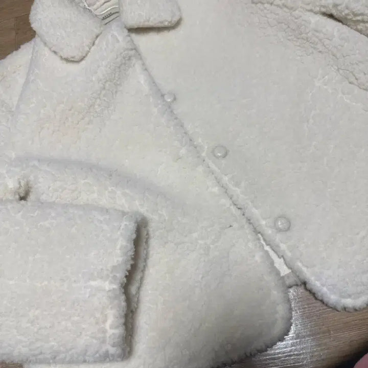 [BUNJANG] Onbvision Ivory Faux Shearling Jacket / 온비전 뽀글 무스탕