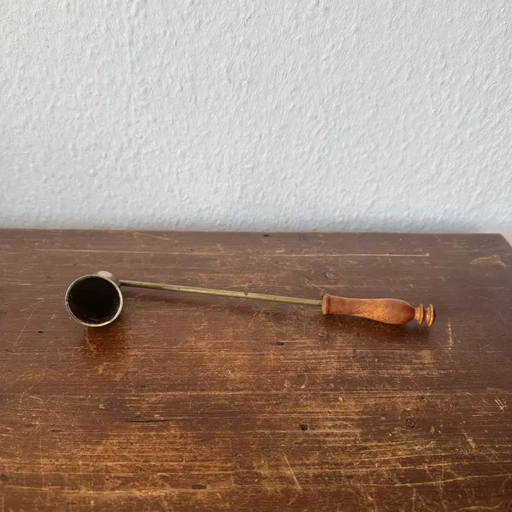[BUNJANG] Vintage Wood and Brass Candle Snuffer / 독일)빈티지 우드 브라스 스너퍼