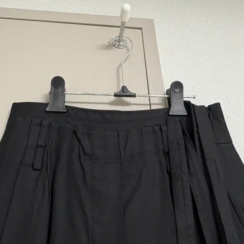 [BUNJANG] GGPX Black Pleated Skirt Shorts / GGPX 블랙 핀턱 플리츠 스커트 반바지