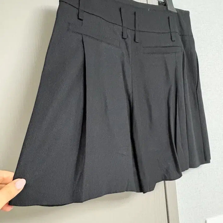 [BUNJANG] GGPX Black Pleated Skirt Shorts / GGPX 블랙 핀턱 플리츠 스커트 반바지