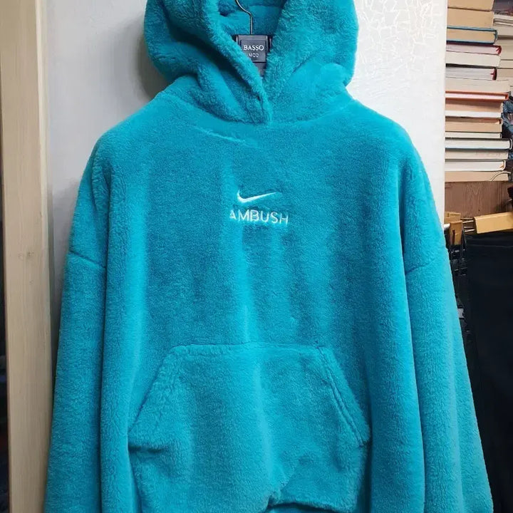 [SOLD OUT] 나이키 앰부쉬 퍼 스머프 후드