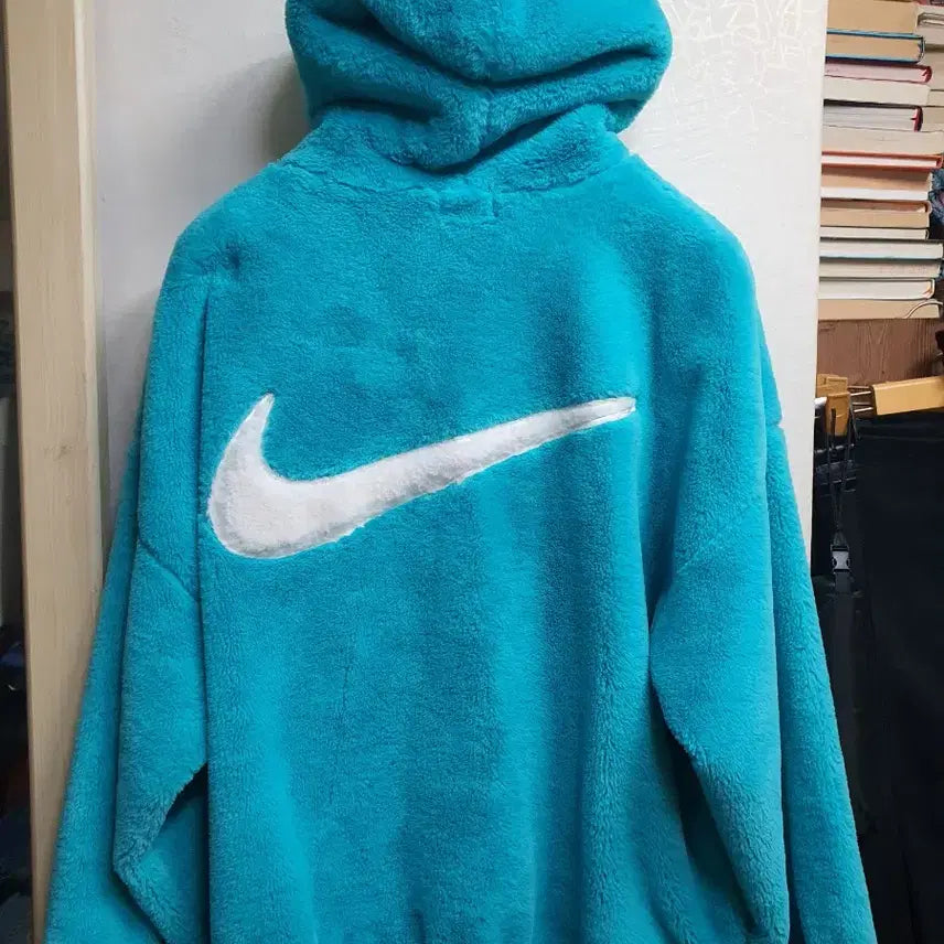 [SOLD OUT] 나이키 앰부쉬 퍼 스머프 후드