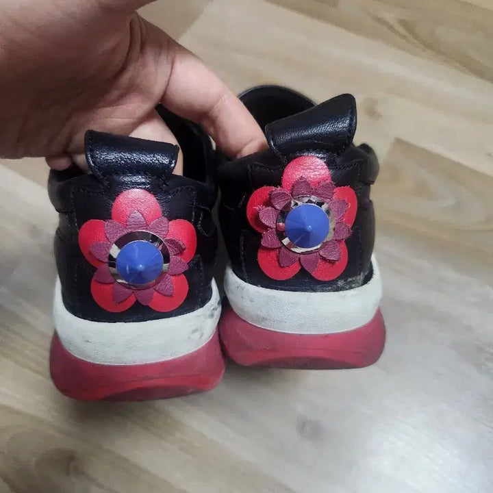 [BUNJANG] Fendi Flower Embellished Slip-on Shoes / 정품) 펜디 플라워 장식 슬립온 36 230-235