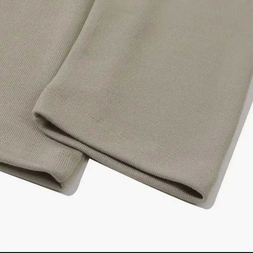 [BUNJANG] Filluminate Steady Half Turtleneck - Beige / 필루미네이트 스테디 하프 폴라넥-베이지