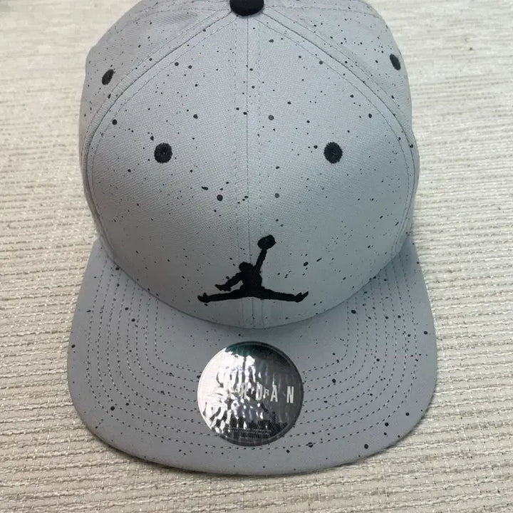 [SOLD OUT] 조던 그레이 볼캡