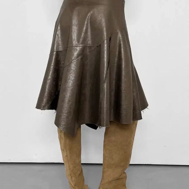[BUNJANG] Pollysuem Asymmetric Faux Leather Skirt / [택포] 폴리수엠 어시메트릭 폭스 레더 스커트 카키