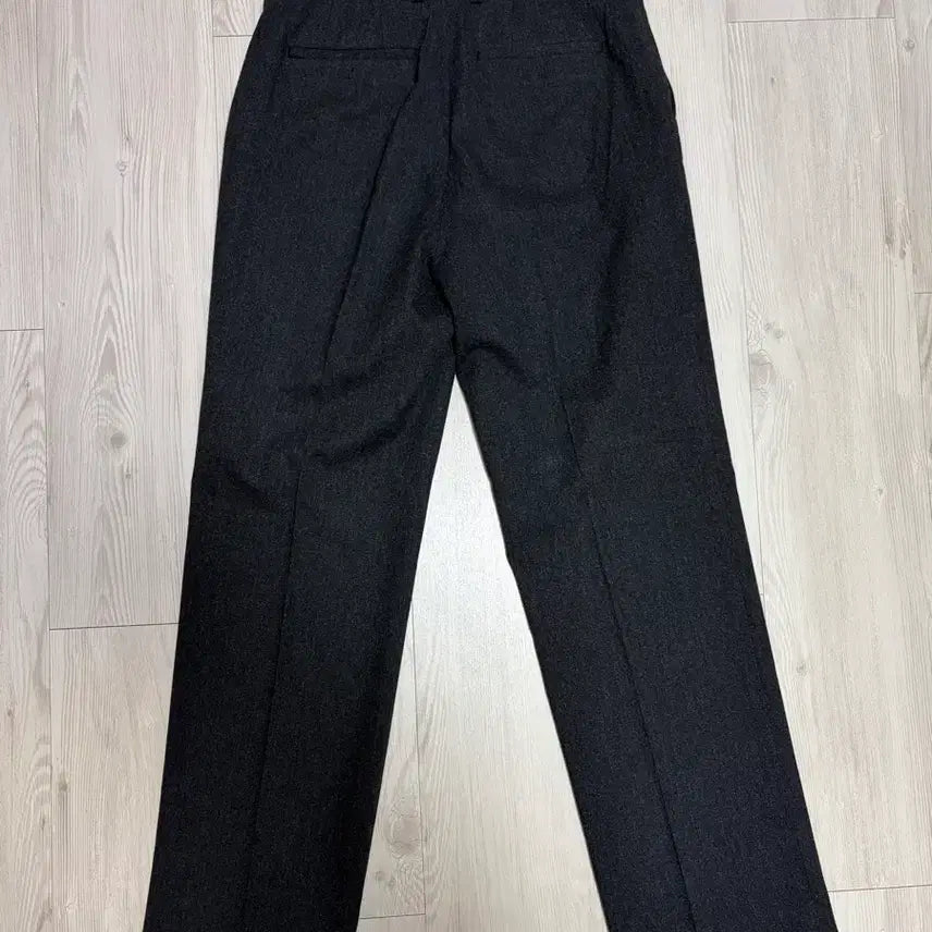 [BUNJANG] Musinsa Standard Wool Flannel Wide Slacks Charcoal Gray / [31] 무신사스탠다드 울 플란넬 와이드 슬랙스 [차콜 그레이]
