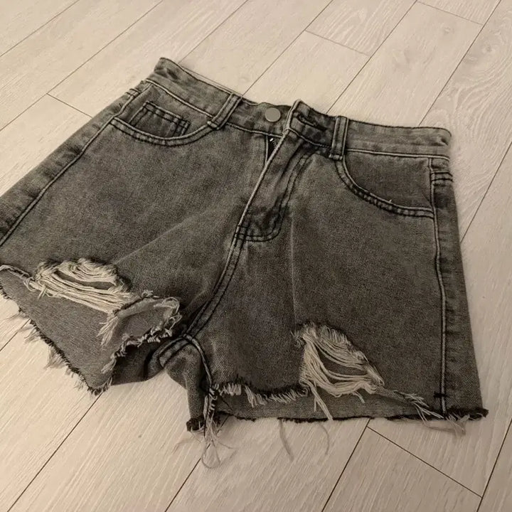 [BUNJANG] Bohemian Seoul Gray Shorts M / 보헤미안서울 쇼츠 그레이 M