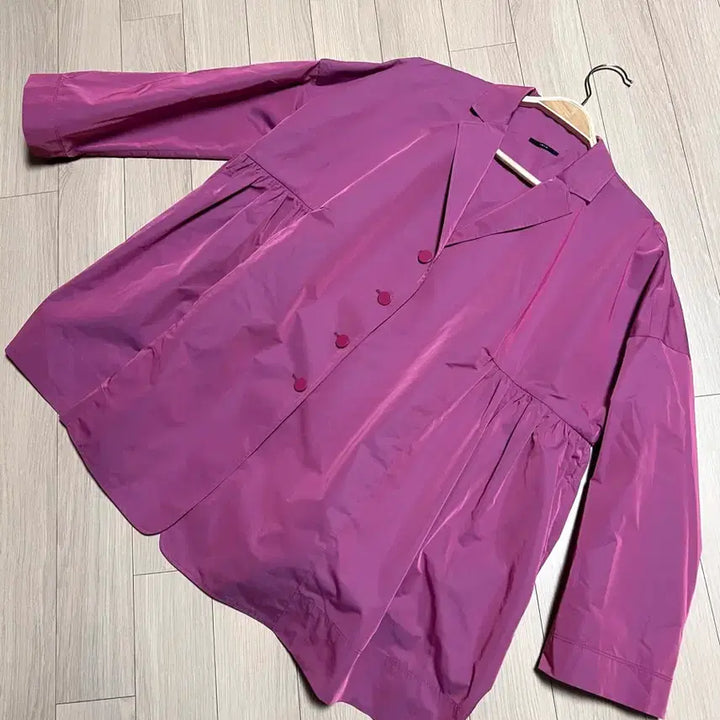 [BUNJANG] LAILA Seersucker Glossy Blouse Jacket / 제평 라일라 LAILA 바스락 광택 블라우스 자켓 간절기셔링셔츠점퍼핑크