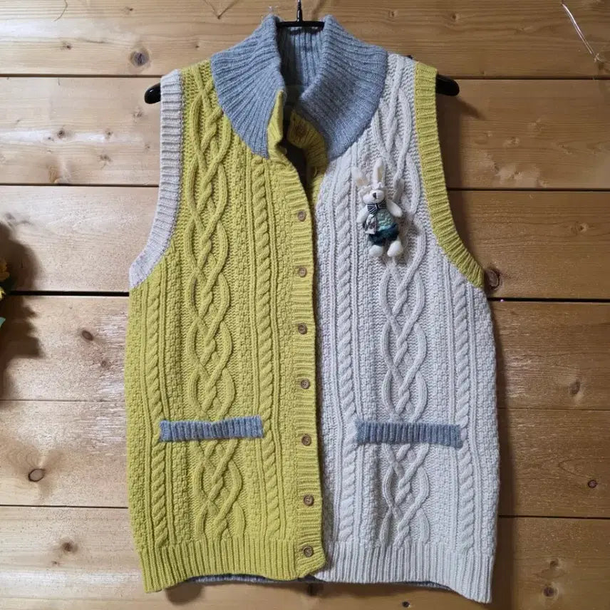 [BUNJANG] Color Block Knit Vest / 배색니트조끼. (코사지 코디용입니다