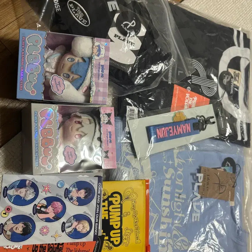 [SOLD OUT] (원가양도) 플레이브 육여름 스트랩 링거티 응원봉 가방 플뿌 인형 예준
