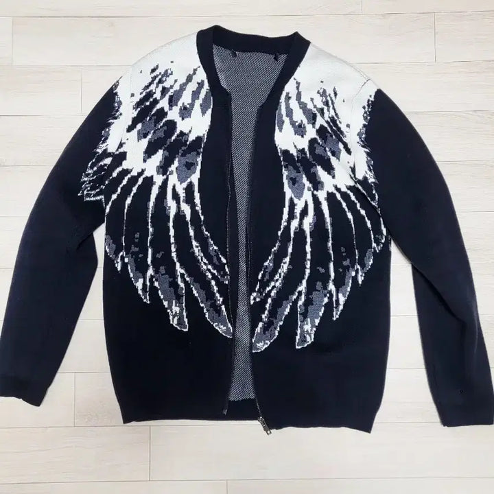 [BUNJANG] Wing Pattern Zip-up Cardigan Black 100 / 날개 패턴 집업 가디건 블랙 100