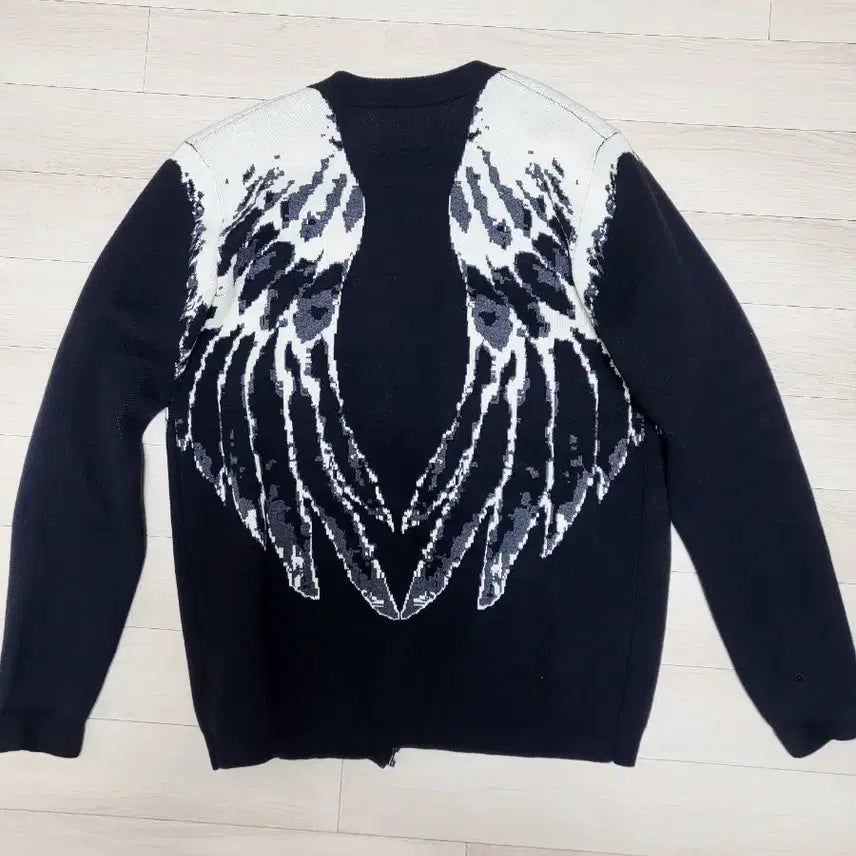 [BUNJANG] Wing Pattern Zip-up Cardigan Black 100 / 날개 패턴 집업 가디건 블랙 100