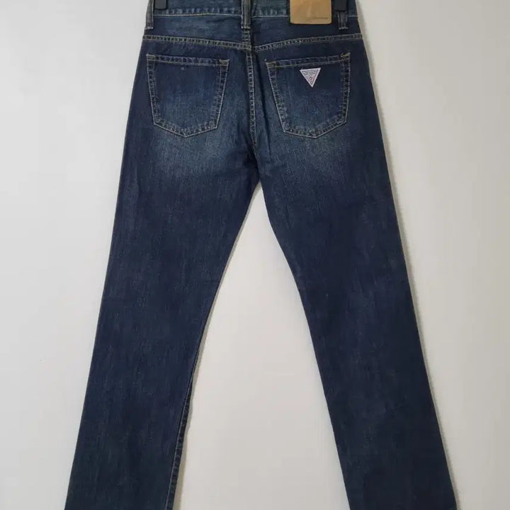 [BUNJANG] Guess Los Angeles Dark Blue Wash Denim Jeans / 30)게스 로스앤젤레스 다크블루색 워싱 데님 생지 일자청바지