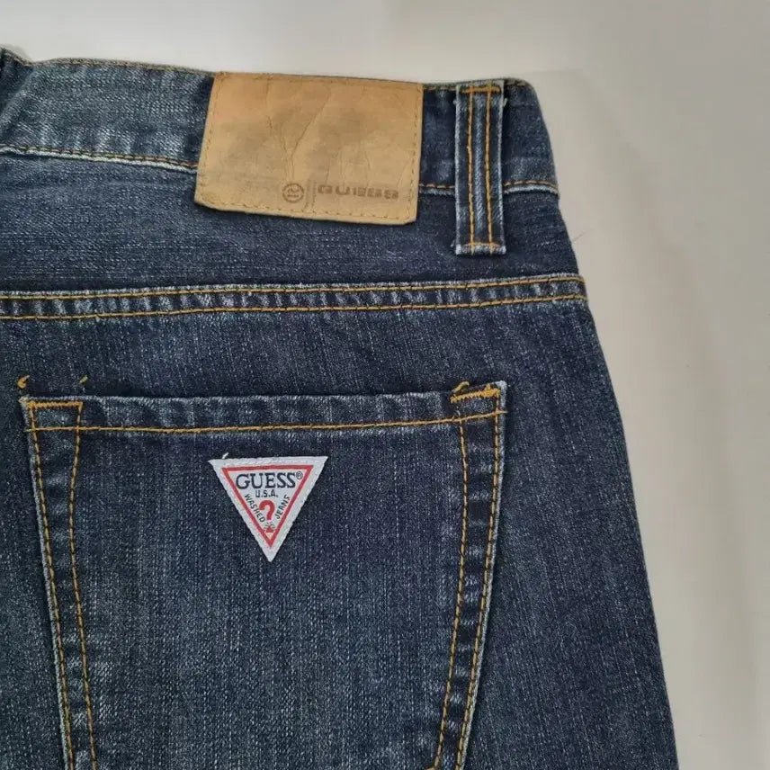 [BUNJANG] Guess Los Angeles Dark Blue Wash Denim Jeans / 30)게스 로스앤젤레스 다크블루색 워싱 데님 생지 일자청바지