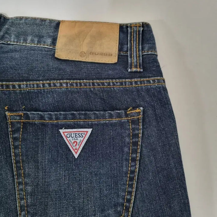 [BUNJANG] Guess Los Angeles Dark Blue Wash Denim Jeans / 30)게스 로스앤젤레스 다크블루색 워싱 데님 생지 일자청바지