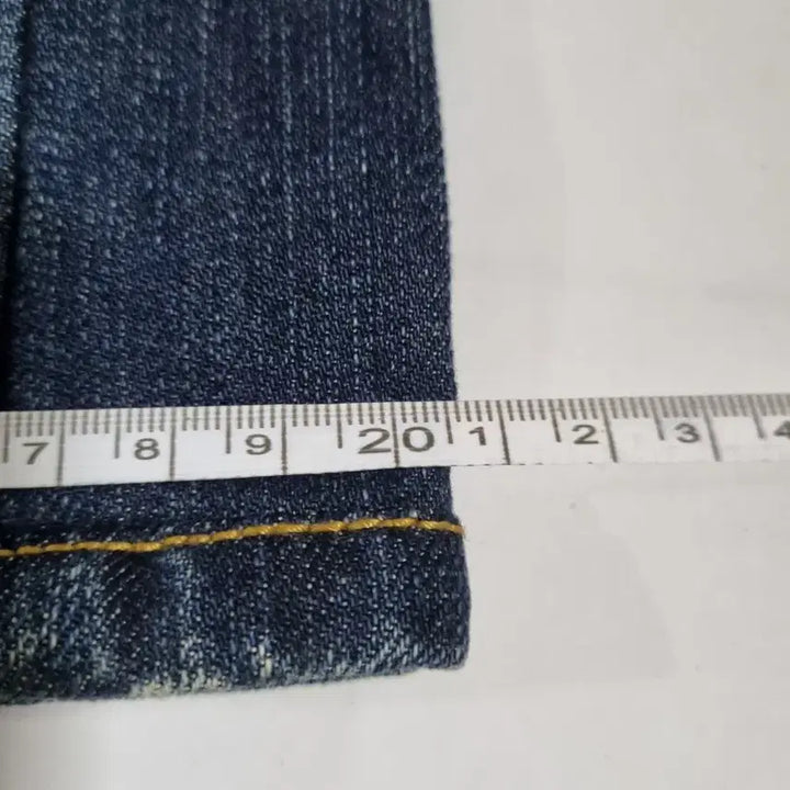 [BUNJANG] Guess Los Angeles Dark Blue Wash Denim Jeans / 30)게스 로스앤젤레스 다크블루색 워싱 데님 생지 일자청바지