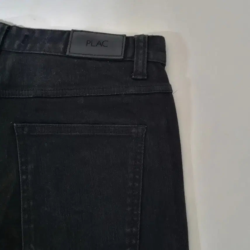 [BUNJANG] Plac Jeans Slim Straight Black Jeans / 32)플랙진 가죽패치 재팬 슬림 스트레이트 스판 블랙 일자청바지
