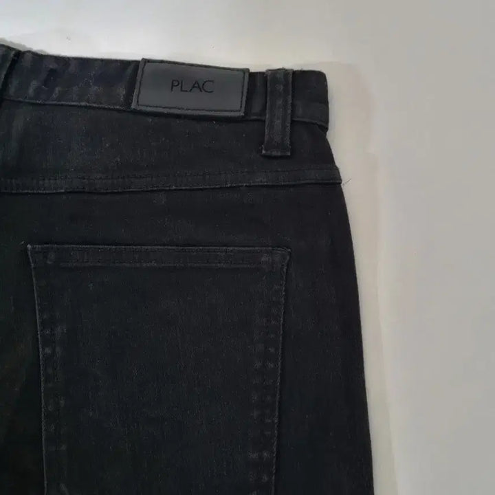 [BUNJANG] Plac Jeans Slim Straight Black Jeans / 32)플랙진 가죽패치 재팬 슬림 스트레이트 스판 블랙 일자청바지