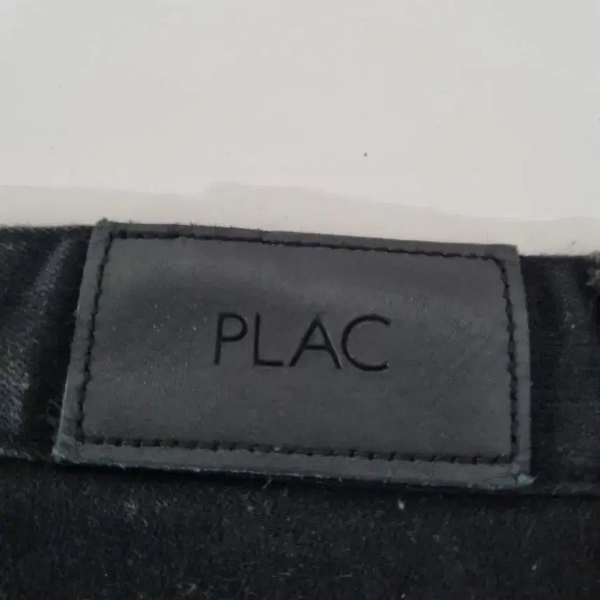 [BUNJANG] Plac Jeans Slim Straight Black Jeans / 32)플랙진 가죽패치 재팬 슬림 스트레이트 스판 블랙 일자청바지