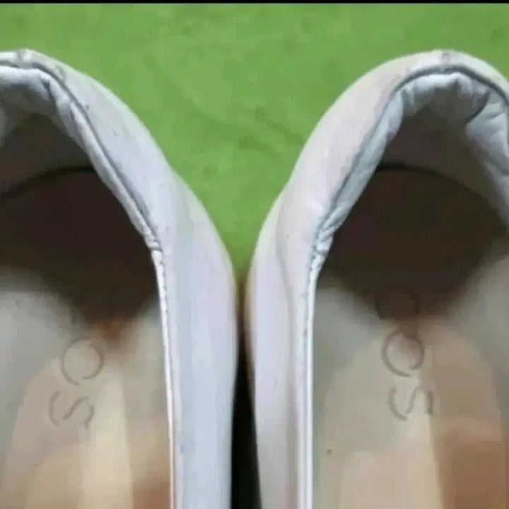 [BUNJANG] COS White Slip-on Shoes / COS 로퍼 단화