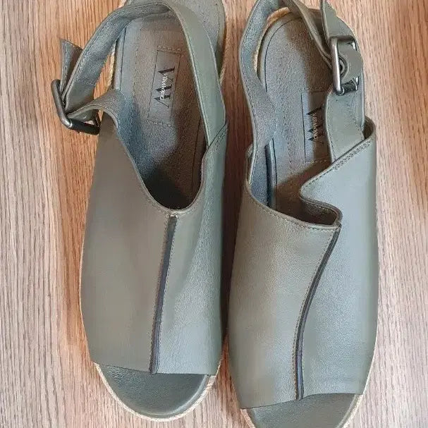 [BUNJANG] Vera Wang Wedge Heel Sandals 240 / 베라왕 웨지힐샌들 240