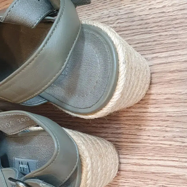 [BUNJANG] Vera Wang Wedge Heel Sandals 240 / 베라왕 웨지힐샌들 240